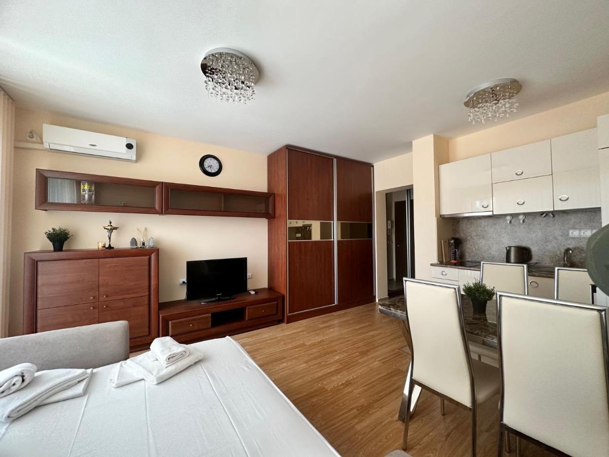 Private Apartments In Oxygen Sveti Vlas Luaran gambar